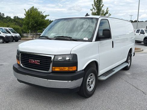 Used 2024 GMC Savana 2500 w/ Driver Convenience Package RWD image 3