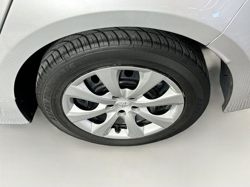 Used 2025 Toyota Corolla LE image 11