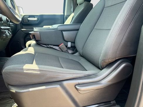 Used 2020 Chevrolet Silverado 1500 Custom w/ Custom Value Package AWD/4WD image 17