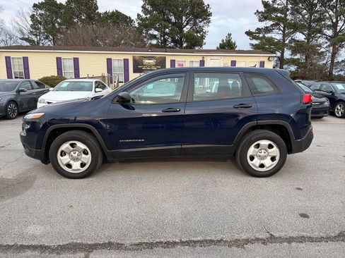 Used 2014 Jeep Cherokee Sport w/ Cold Weather Group AWD/4WD image 8
