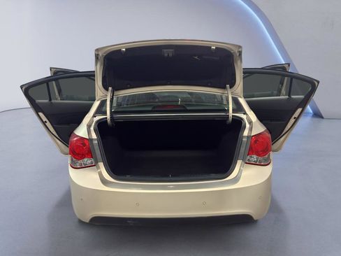 Used 2011 Chevrolet Cruze LT image 11