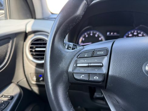 Used 2020 Hyundai Kona Limited FWD image 17