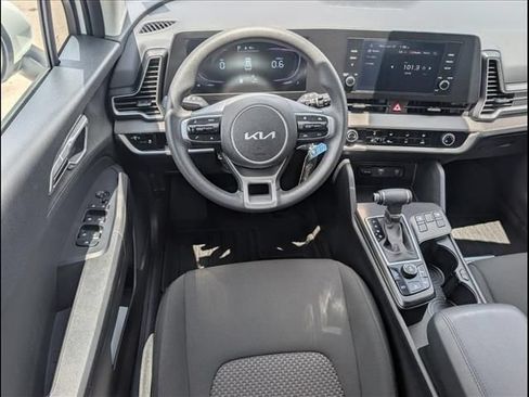 Used 2025 Kia Sportage LX AWD/4WD image 8