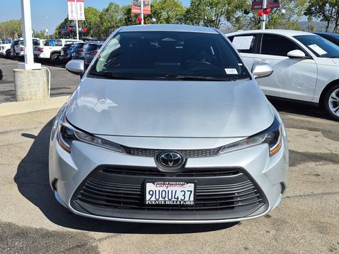 Used 2025 Toyota Corolla LE w/ LE Premium Package FWD image 2