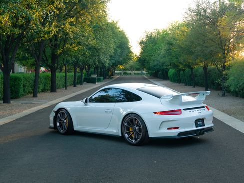 Used 2015 Porsche 911 GT3 RWD image 11