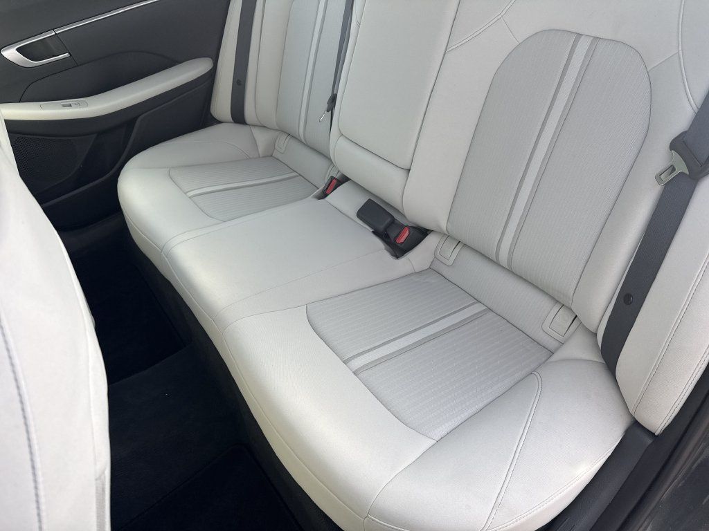 Certified 2025 Hyundai Sonata SEL FWD image 30