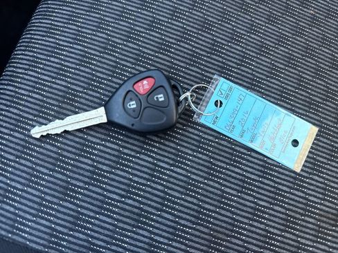 Used 2016 Toyota Yaris LE image 35