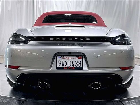 Used 2022 Porsche 718 Boxster RWD image 8