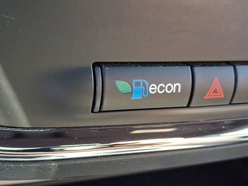 Used 2019 Dodge Grand Caravan SXT image 26