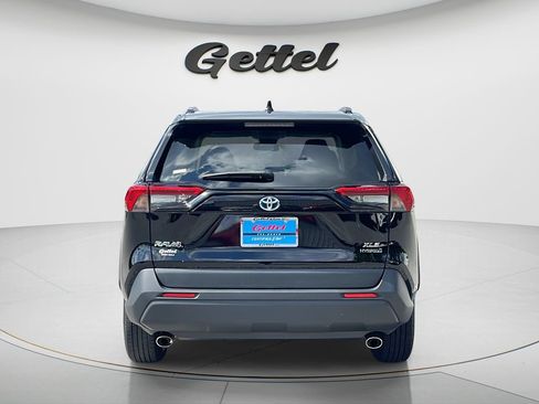 Used 2021 Toyota RAV4 XLE AWD/4WD image 6