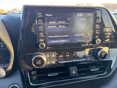 Used 2022 Toyota Highlander LE image 9