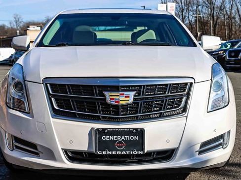 Used 2017 Cadillac XTS Luxury image 2