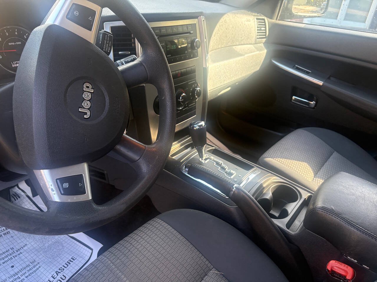 Used 2010 Jeep Grand Cherokee Laredo AWD/4WD image 22