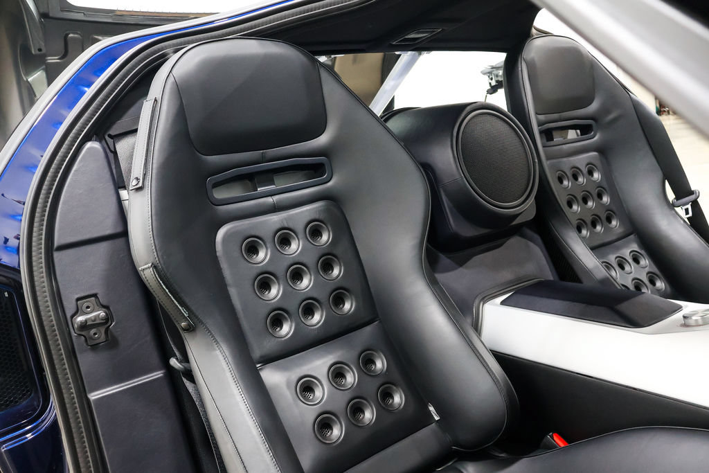 Used 2005 Ford GT RWD image 32