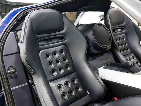 Used 2005 Ford GT RWD image 32