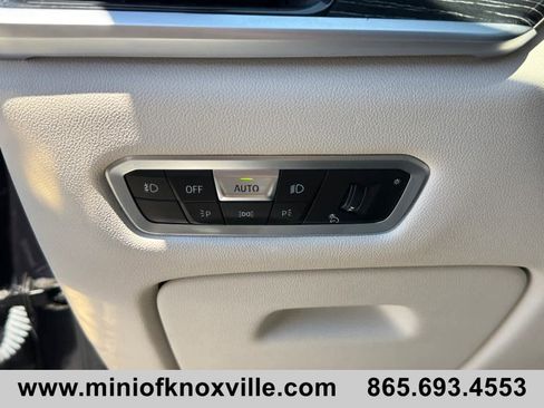 Used 2022 BMW X7 xDrive40i w/ M Sport Package AWD/4WD image 37