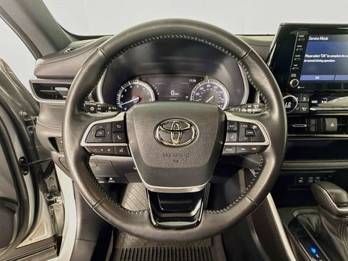 Used 2022 Toyota Highlander XSE AWD/4WD image 13