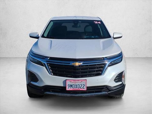 Used 2024 Chevrolet Equinox LT AWD/4WD image 2