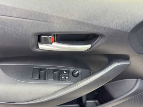 Used 2021 Toyota Corolla LE FWD image 18