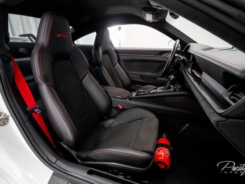 Used 2022 Porsche 911 GT3 image 38