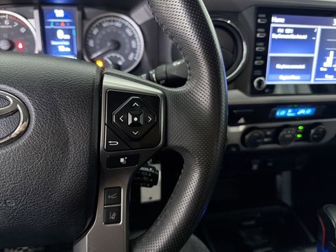 Used 2021 Toyota Tacoma SR5 w/ Technology Package AWD/4WD image 15