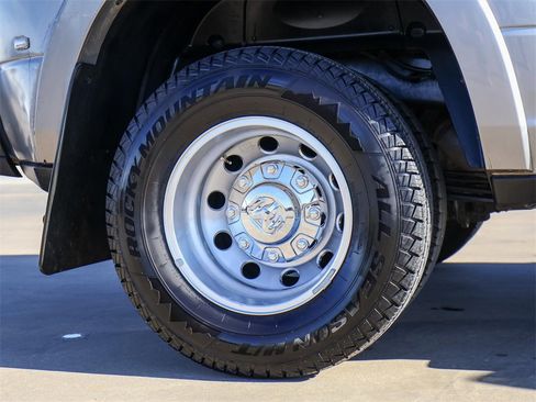 Used 2020 RAM 3500 Laramie image 9