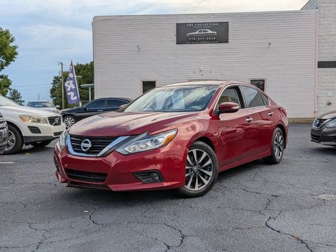 Used 2017 Nissan Altima 2.5 SV w/ Convenience Package FWD image 1