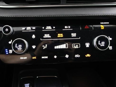 Used 2023 INFINITI QX60 Luxe w/ Vision Package FWD image 35