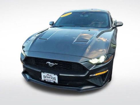 Used 2020 Ford Mustang Premium image 3