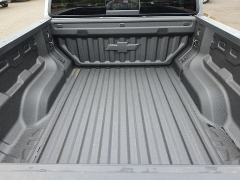 New 2026 Chevrolet Colorado ZR2 w/ Technology Package AWD/4WD image 32