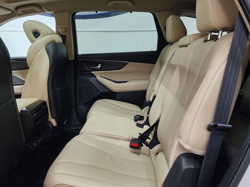 Used 2023 Acura MDX SH-AWD w/ Advance Package image 16