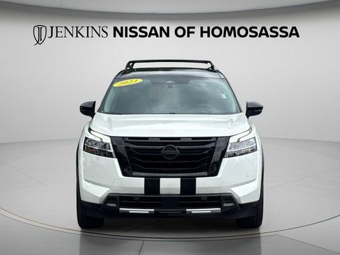Used 2023 Nissan Pathfinder Platinum w/ Black Appearance Package FWD image 3