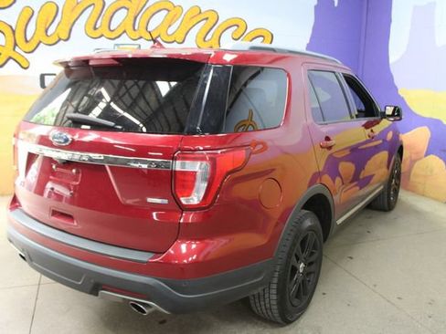 Used 2019 Ford Explorer XLT AWD/4WD image 5