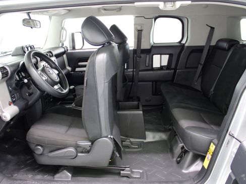 Used 2008 Toyota FJ Cruiser 2WD image 57