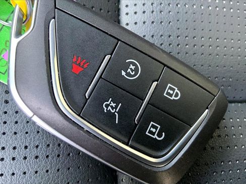 Used 2025 Cadillac Lyriq Luxury image 14