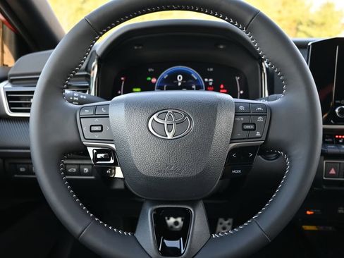 New 2026 Toyota Camry SE FWD image 18