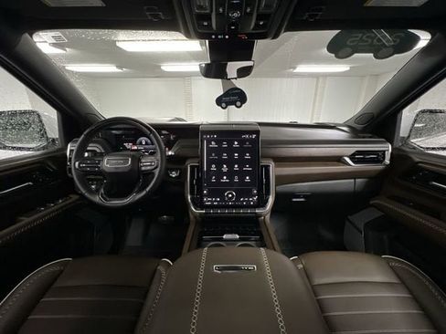 Certified 2025 GMC Yukon XL Denali Ultimate AWD/4WD image 21