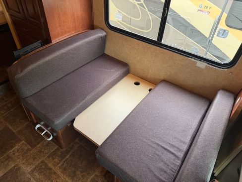 Used 2014 Chevrolet Express 4500 w/ RV Package RWD image 17