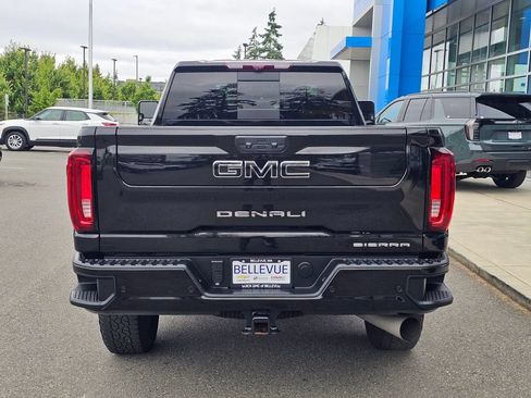 Used 2022 GMC Sierra 3500 Denali w/ Denali Black Diamond Edition AWD/4WD image 4