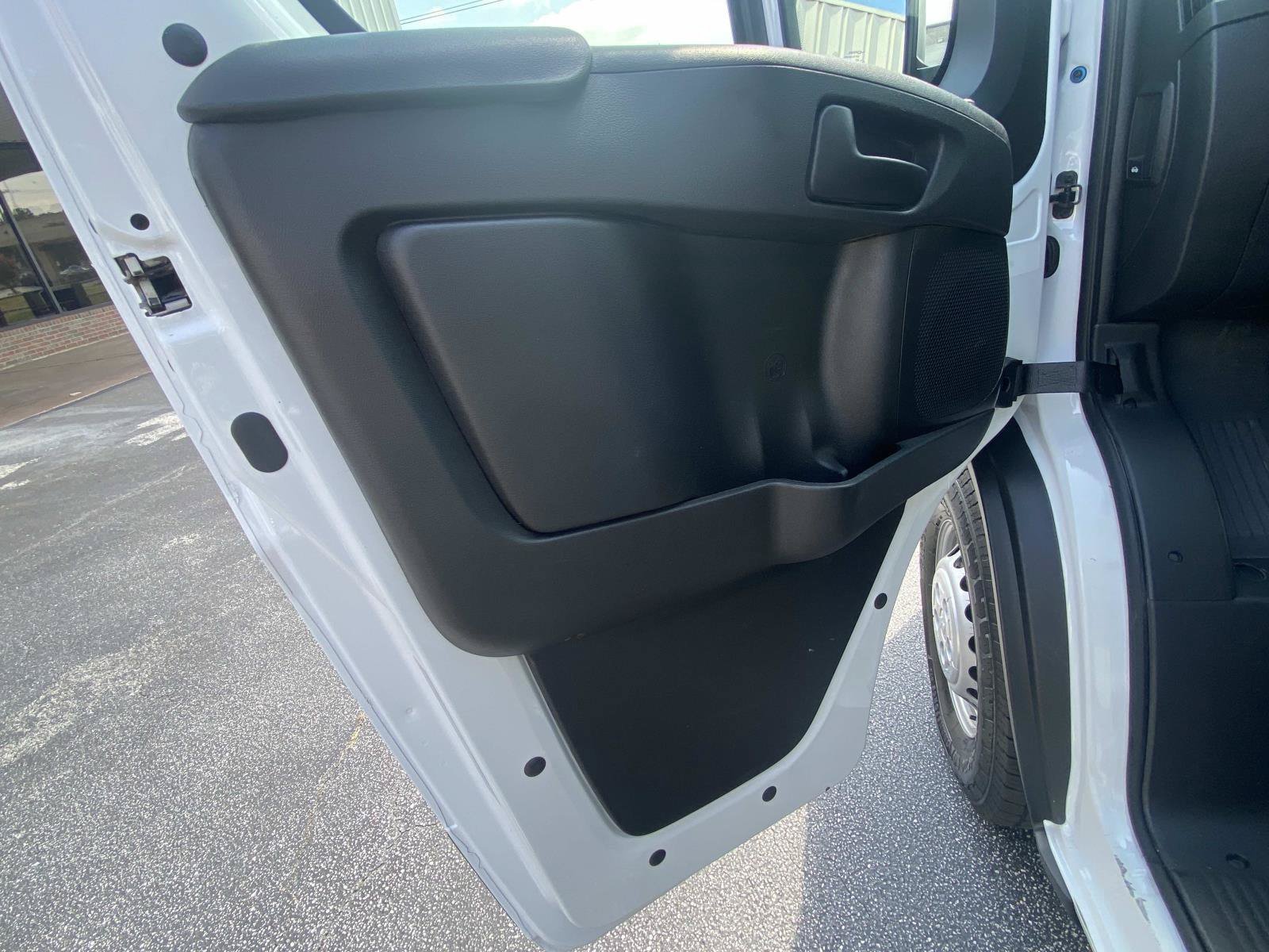 Used 2025 RAM ProMaster 2500 w/ Convenience Group FWD image 19