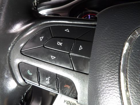 Used 2019 Dodge Challenger SXT image 15