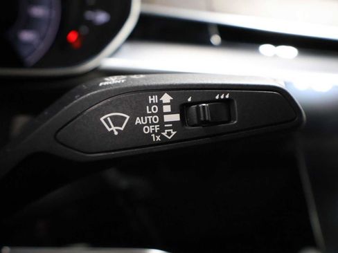 Used 2025 Audi A8 L 3.0T AWD/4WD image 28