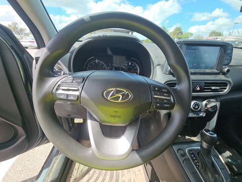 Used 2021 Hyundai Kona SE FWD image 11