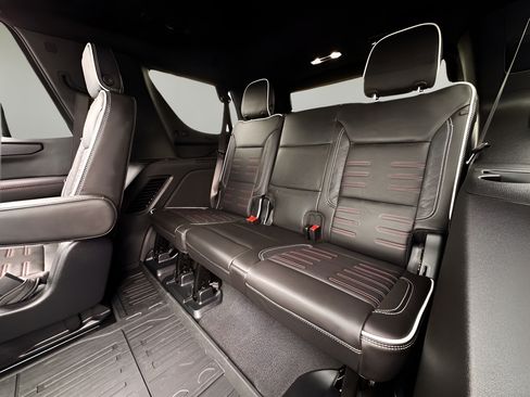 Used 2025 GMC Yukon AT4 Ultimate w/ LPO, Floor Liner Package AWD/4WD image 23