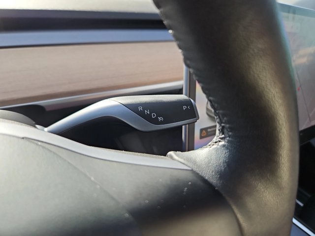 Used 2021 Tesla Model Y Long Range AWD/4WD image 12