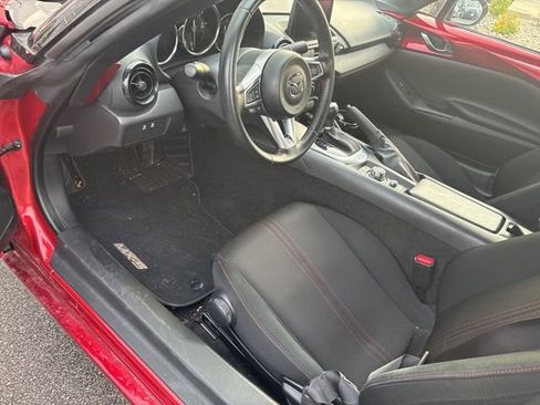 Used 2019 MAZDA MX-5 Miata Club w/ I-ACTIVSENSE Club Package image 6