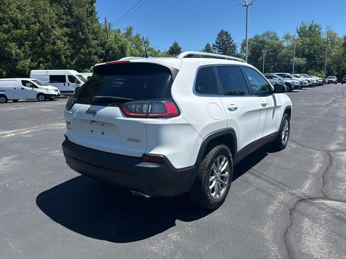 Used 2019 Jeep Cherokee Latitude Plus w/ Comfort/Convenience Group AWD/4WD image 3