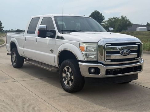 Used 2011 Ford F250 Lariat w/ Chrome Pkg AWD/4WD image 2