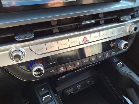 Used 2025 Kia Telluride S AWD/4WD image 24