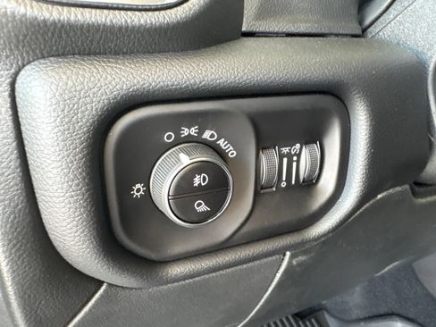 New 2026 RAM 2500 Laramie AWD/4WD image 15
